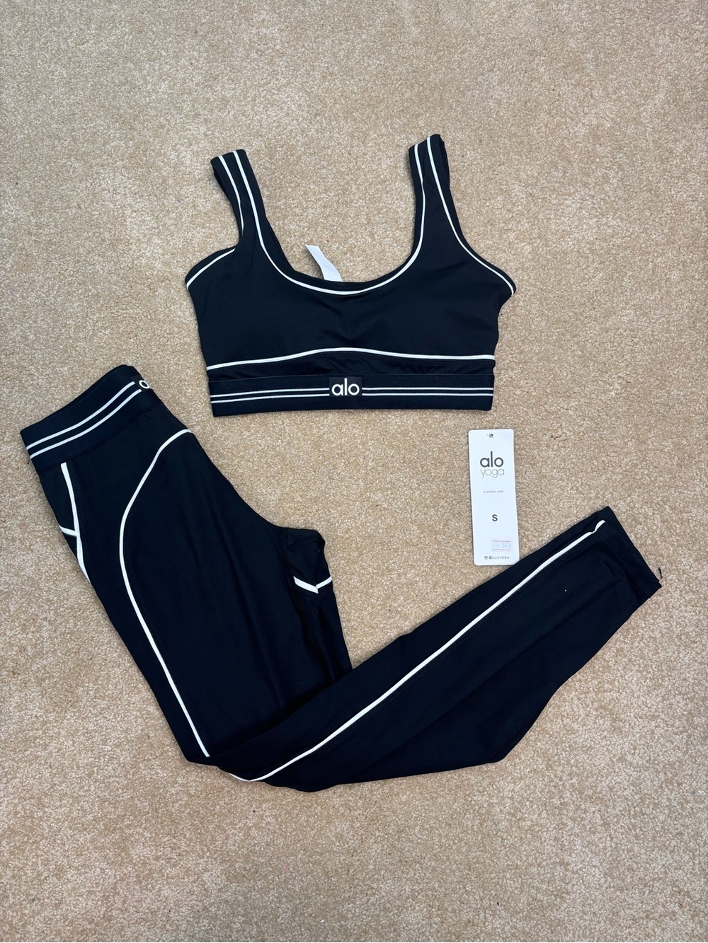 Alo Yoga Black 2-Piece Set Women’s Small Sports Bra & Leggings Athleisure